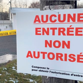 Les premiers sites d’élevage de volailles infectés par la grippe aviaire, au Québec, cet automne, font craindre une flambée des cas comme celle survenue l’an dernier. Photo : Ariane Desrochers/TCN