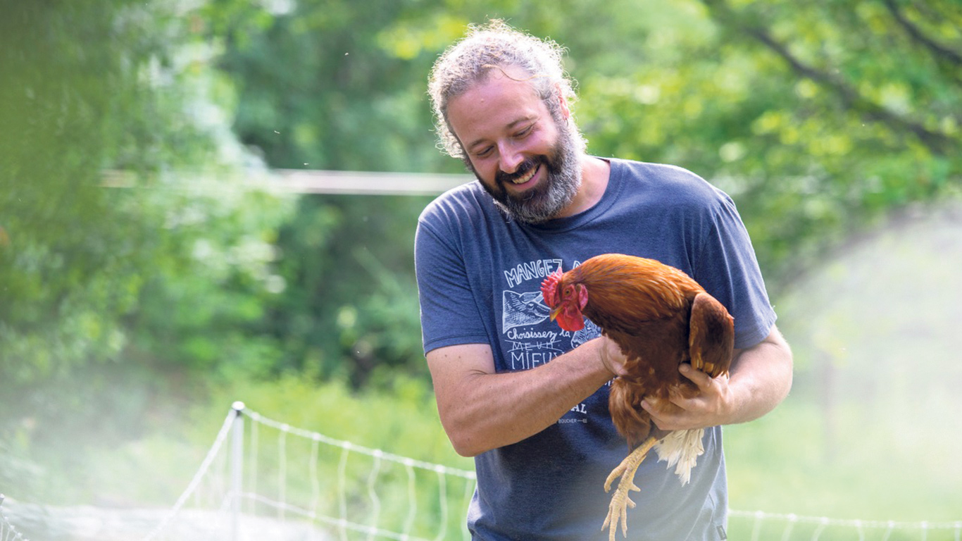 Dominic Lamontagne milite depuis plusieurs années pour permettre aux petits éleveurs de volailles d’abattre leurs poulets directement à la ferme.