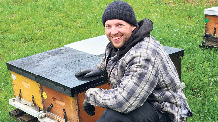 David Lee Desrochers a eu un véritable coup de cœur pour les abeilles.