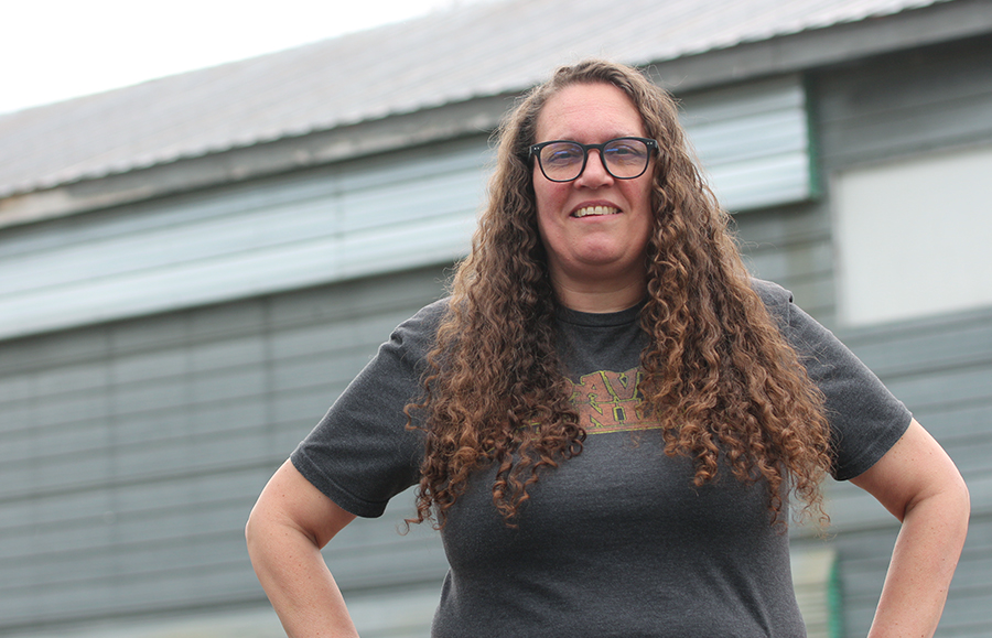 Selon Marie-Josée Forest, l’absence de quota fragilise néanmoins le sort des éleveurs de poulettes indépendants, puisque toute personne qui souhaite démarrer un tel élevage est libre de le faire.