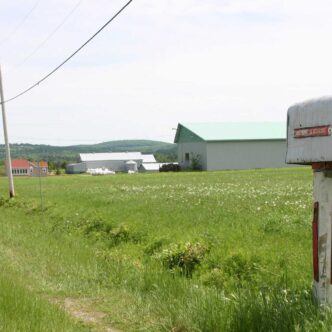 La livraison à domicile en milieu rural sera maintenue, et ce, pour au moins cinq ans. Photo : Archives/TCN